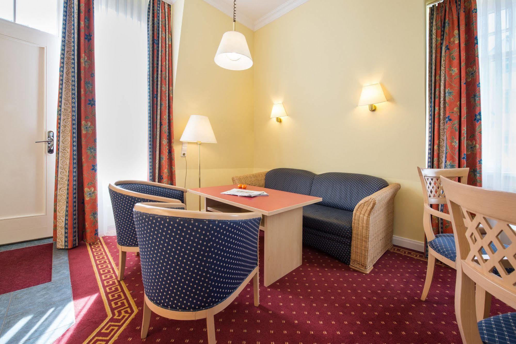 Aparthotel Kuehlungsborn, Villa Am Konzertgarten Екстер'єр фото