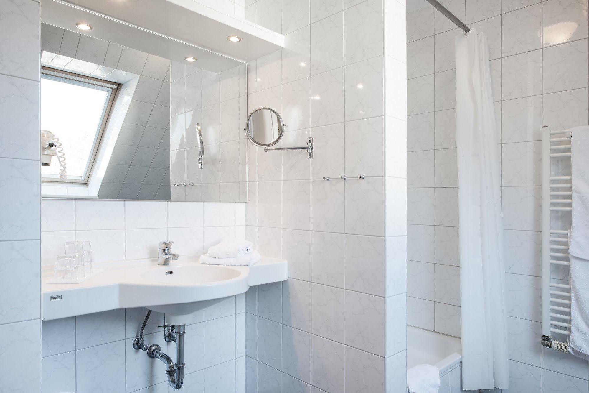 Aparthotel Kuehlungsborn, Villa Am Konzertgarten Екстер'єр фото