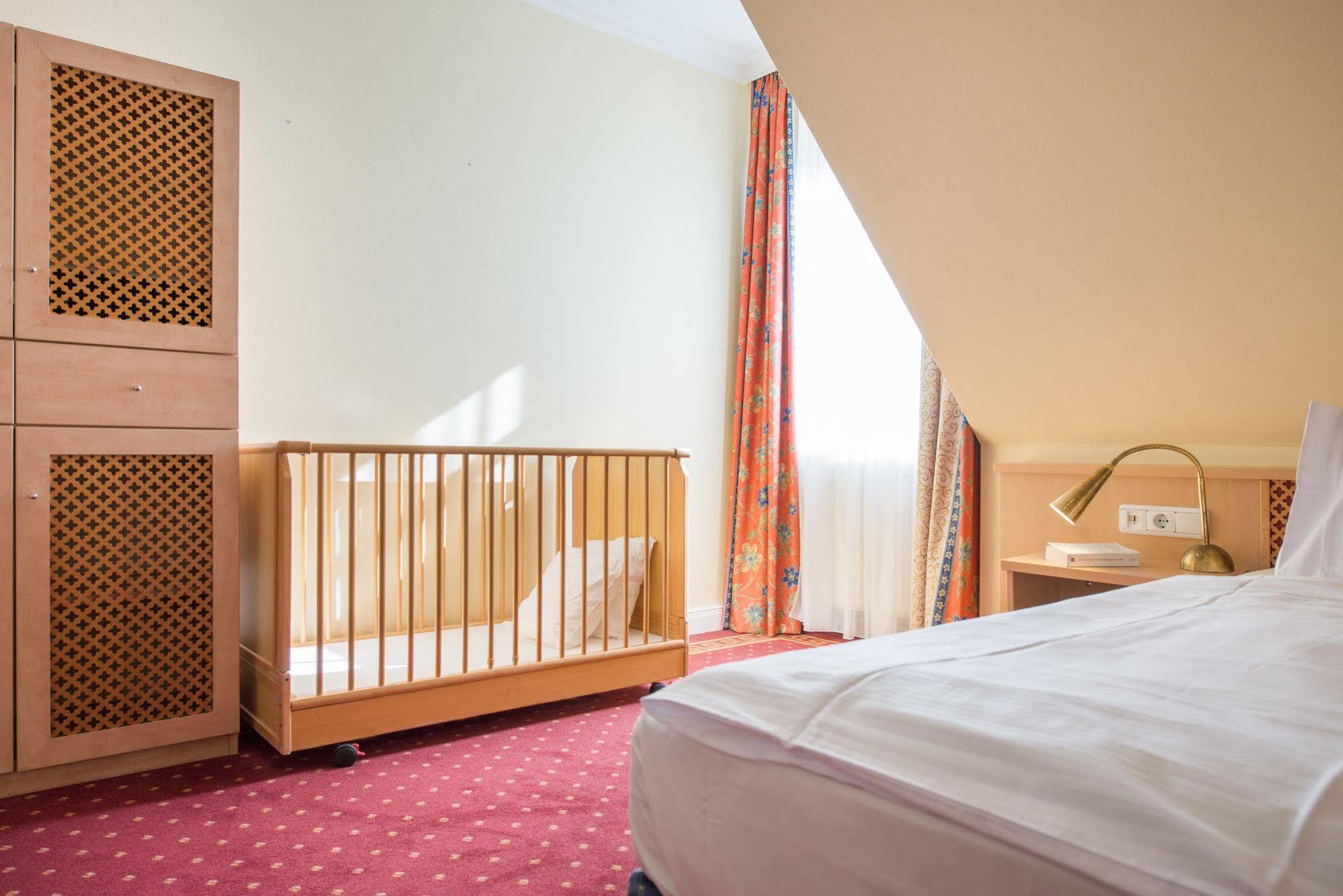Aparthotel Kuehlungsborn, Villa Am Konzertgarten Екстер'єр фото